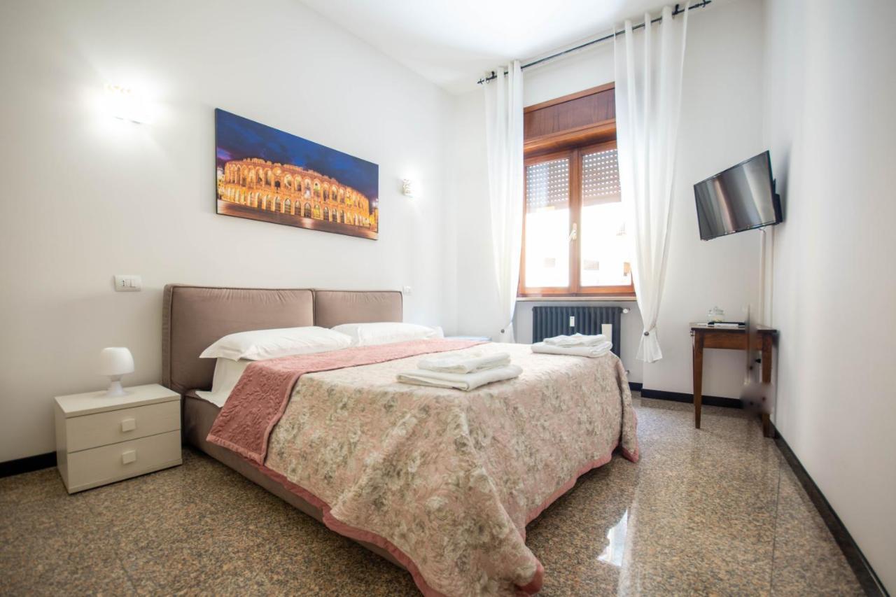 Residenza Bra Rooms เวโรนา ภายนอก รูปภาพ